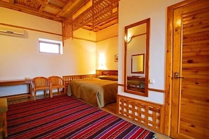 Room 14 of 91