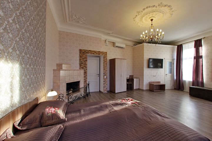 Room 6 of 20
