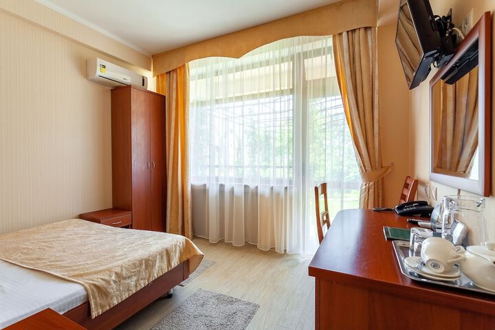 Room 27 of 118