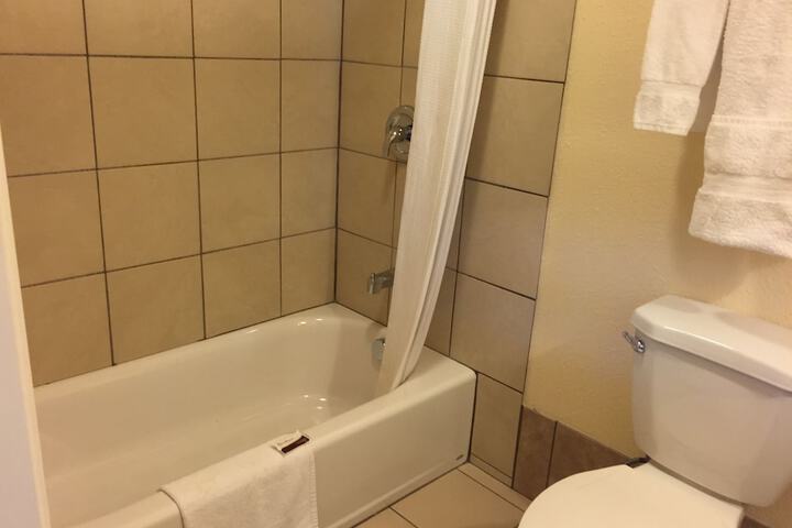 Room 5 of 6