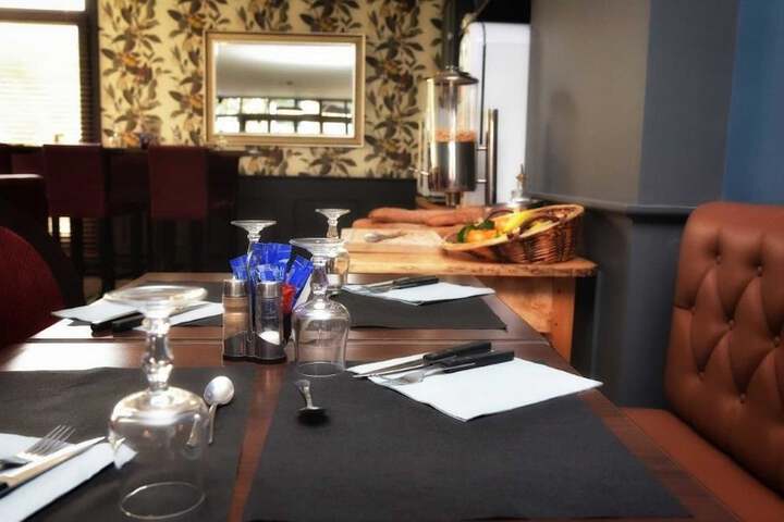Dining 53 of 62