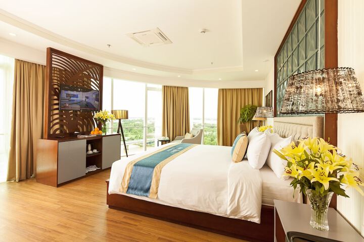 Room 34 of 90