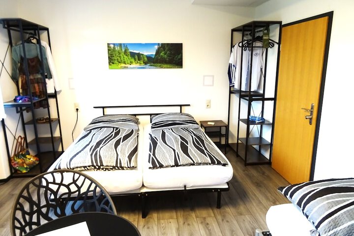 Room 152 of 442