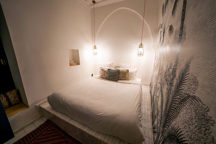 Room 61 of 233