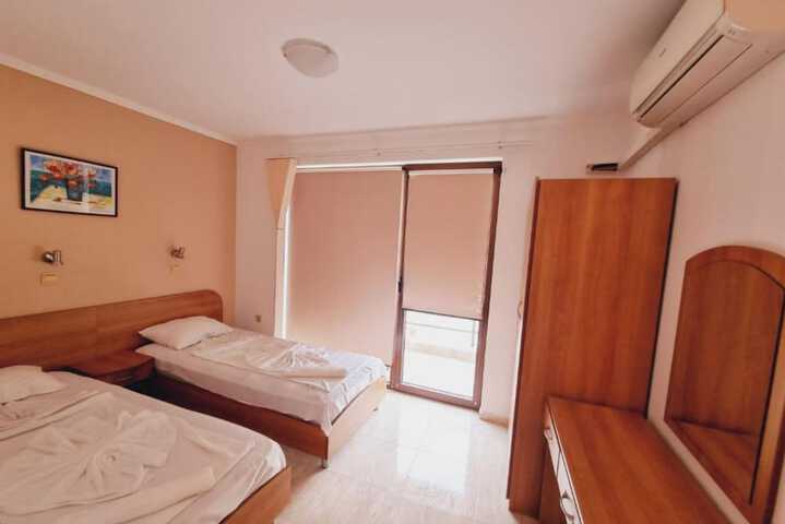 Room 16 of 137