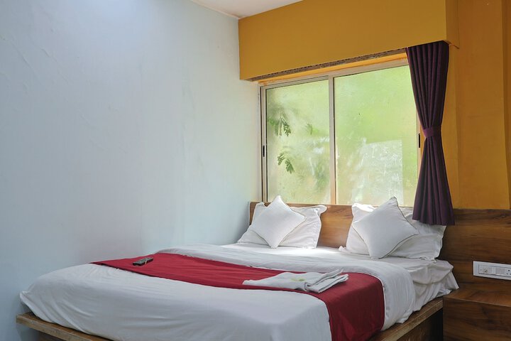 Room 5 of 18