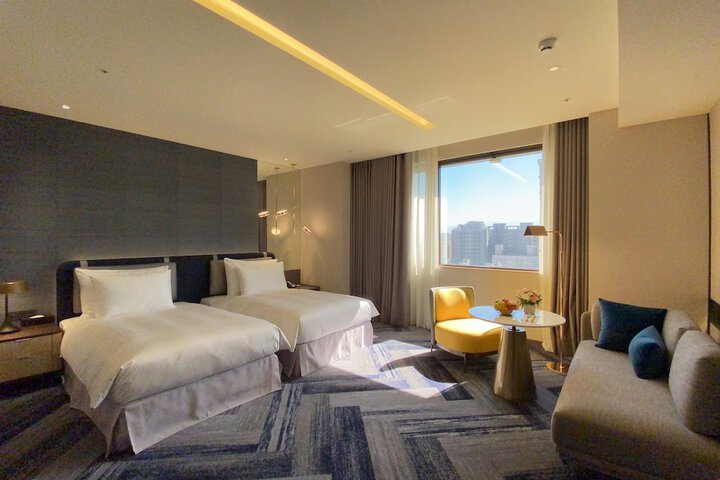 Room 26 of 76