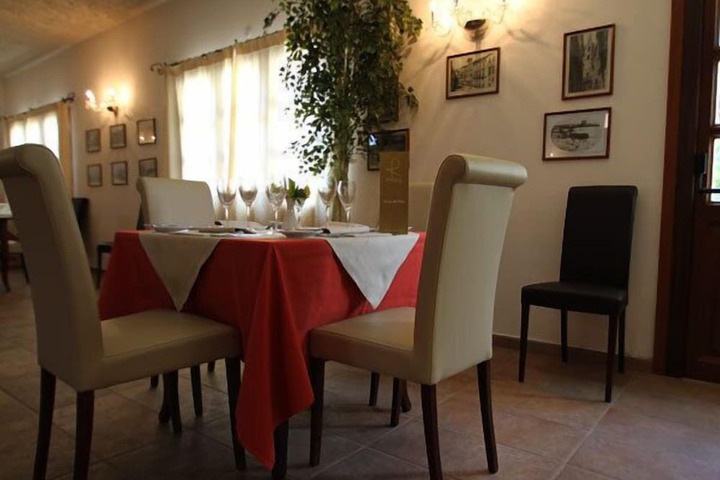 Dining 70 of 91