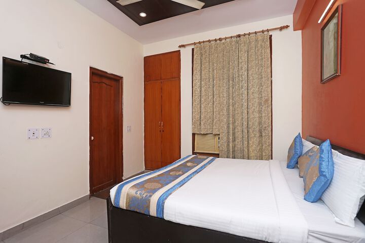Room 9 of 22