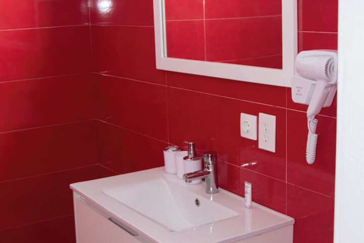 Room 65 of 86