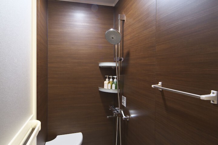Room 25 of 40