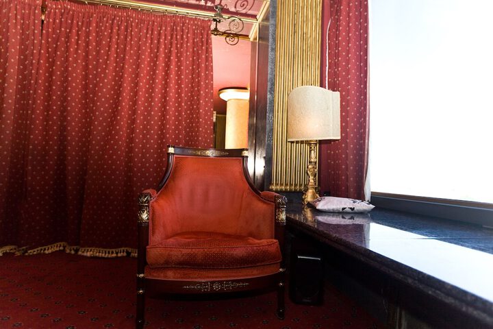 Room 28 of 183