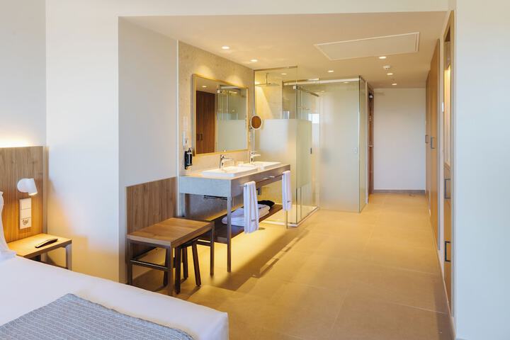 Room 5 of 56