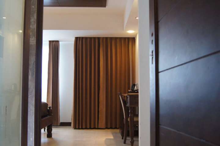 Ballroom/Hall 41 of 46