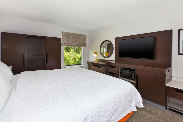 1 King Bed Study (3 of 26)