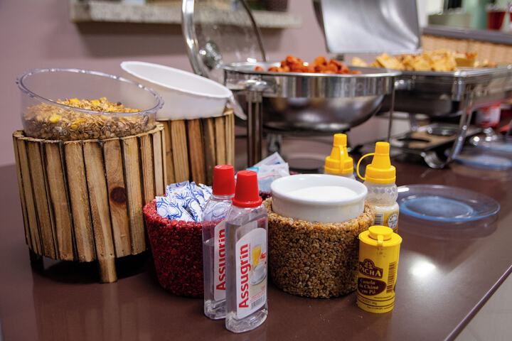 Breakfast/Coffee Service 22 of 26