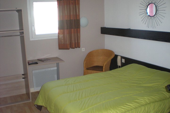 Room 15 of 38
