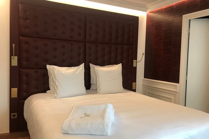 Room 9 of 71
