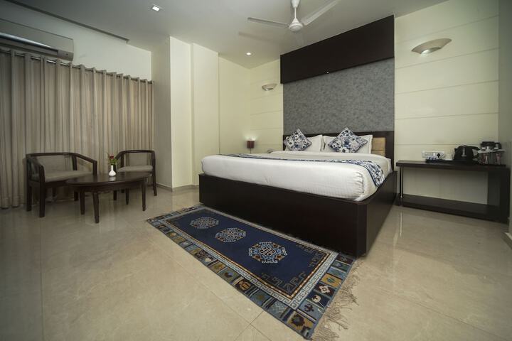 Room 10 of 24