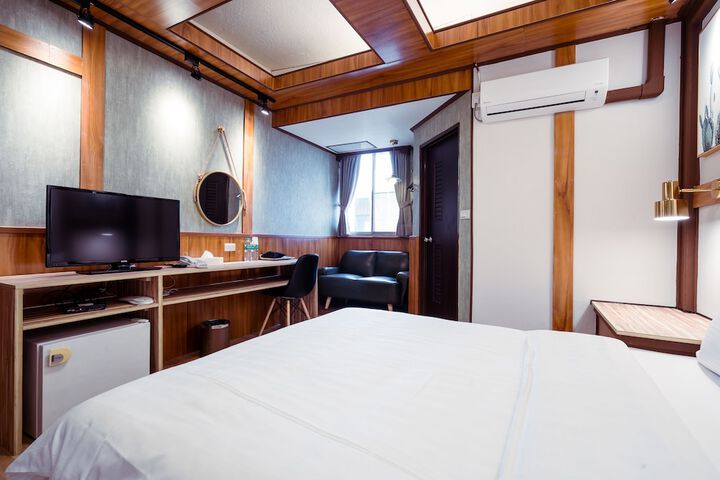 Room 47 of 232