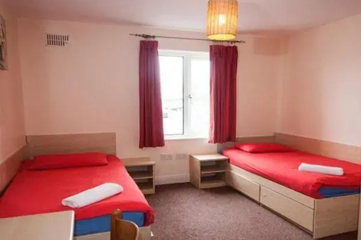 Room 2 of 5