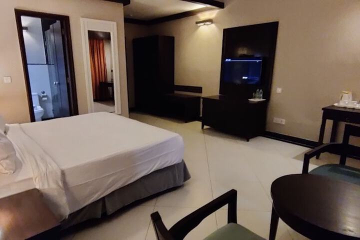 Room 13 of 61