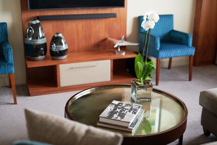 Room 4 of 37