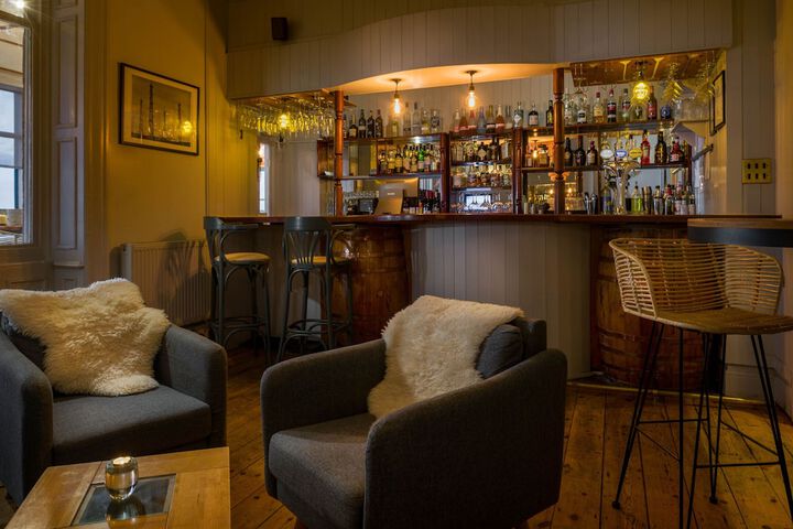 Lounge 52 of 60