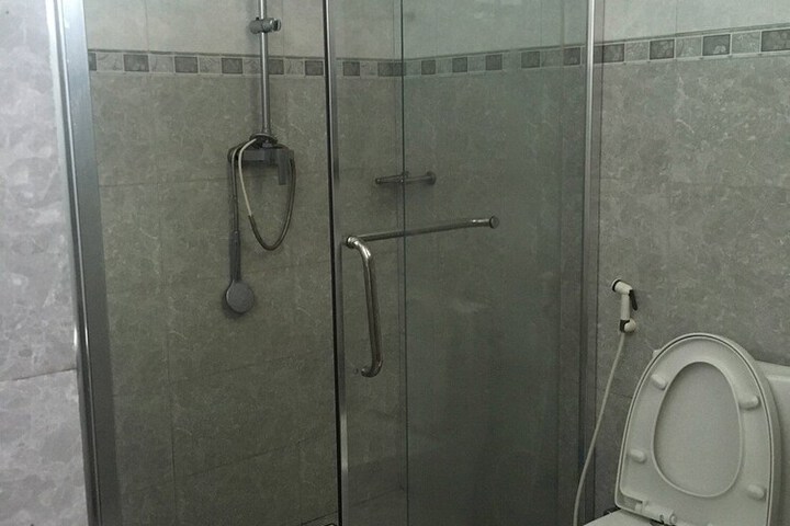 Room 11 of 22