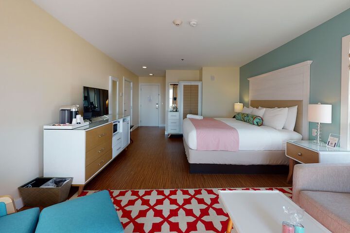Room 5 of 80