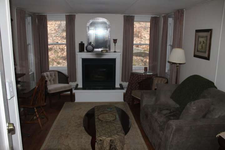 Room 9 of 14