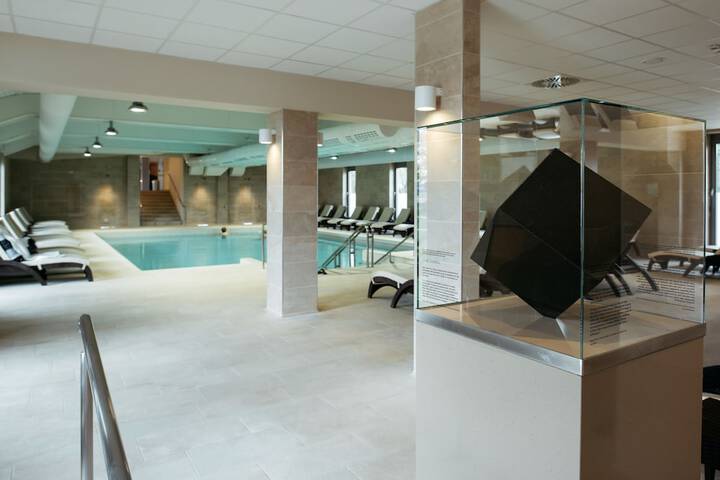 Hotel Pool
