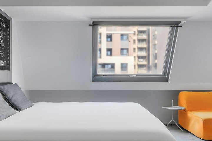 Room 74 of 122