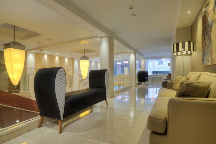 Guest Lobby