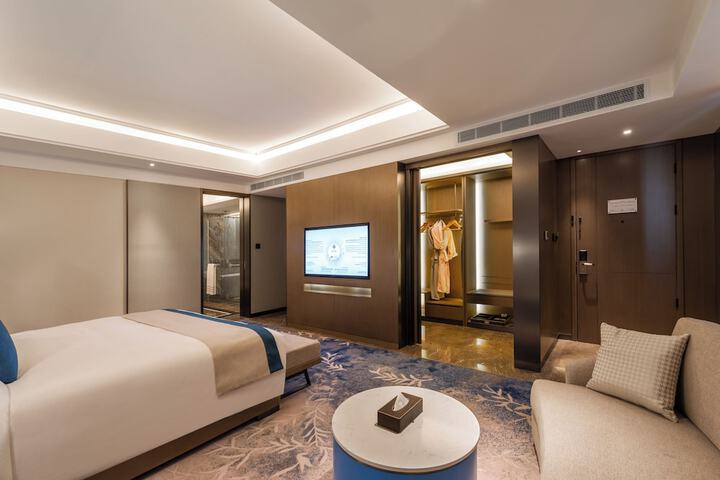 Room 31 of 80