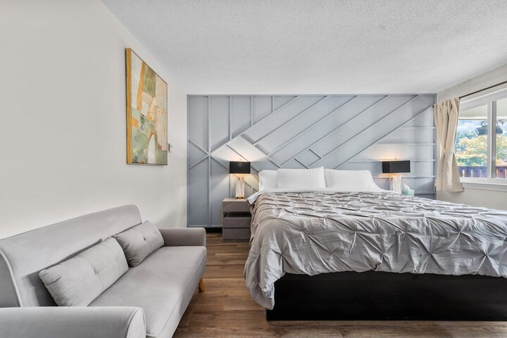 Room 14 of 77