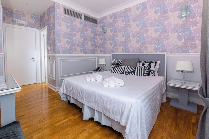 Room 25 of 116