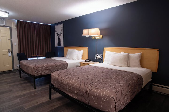 Room 33 of 46