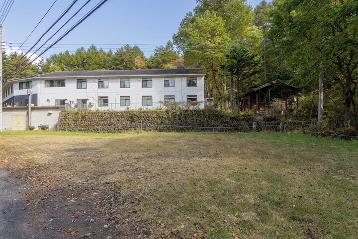 Property Grounds 19 of 26
