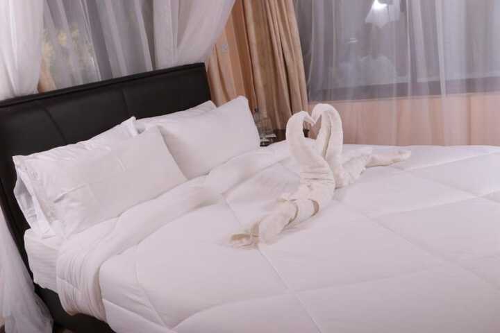 Room 16 of 30