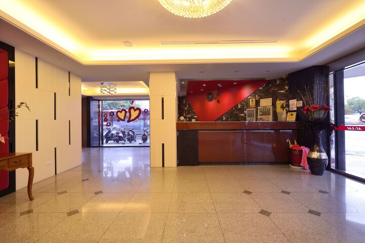 Hotel 3 of 100