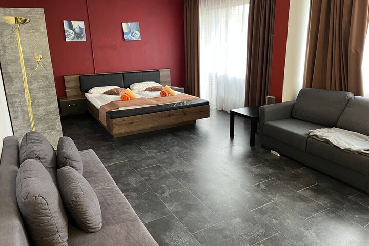 Room 8 of 72
