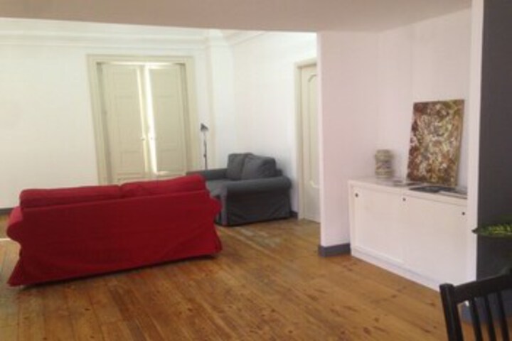 Room 9 of 30
