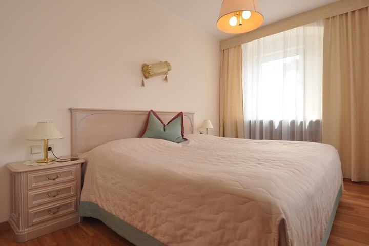 Room 6 of 49