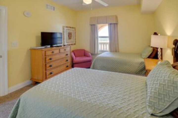 Room 17 of 34