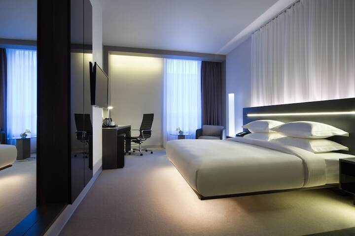 Room 10 of 60