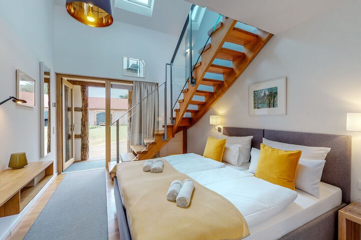 Room 15 of 60