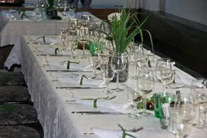 Dining 2 of 4