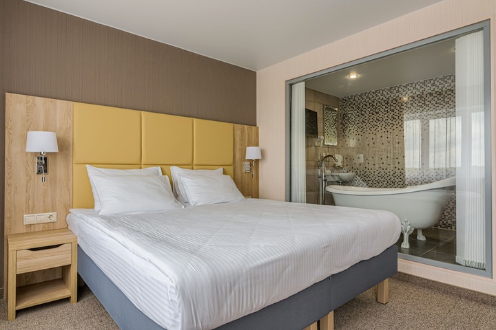Room 15 of 47