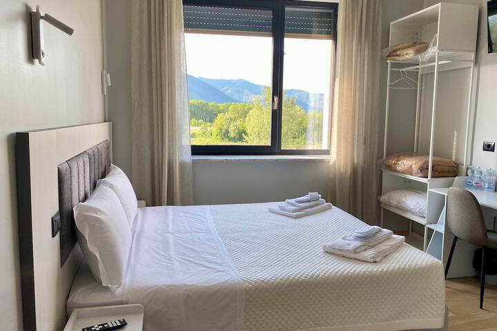 Room 9 of 23